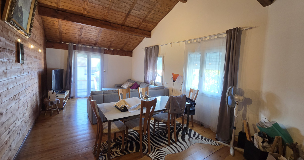 Maison 10 pièces 244 m² · à Saint-Cergues · 244 m² · 590 000 €