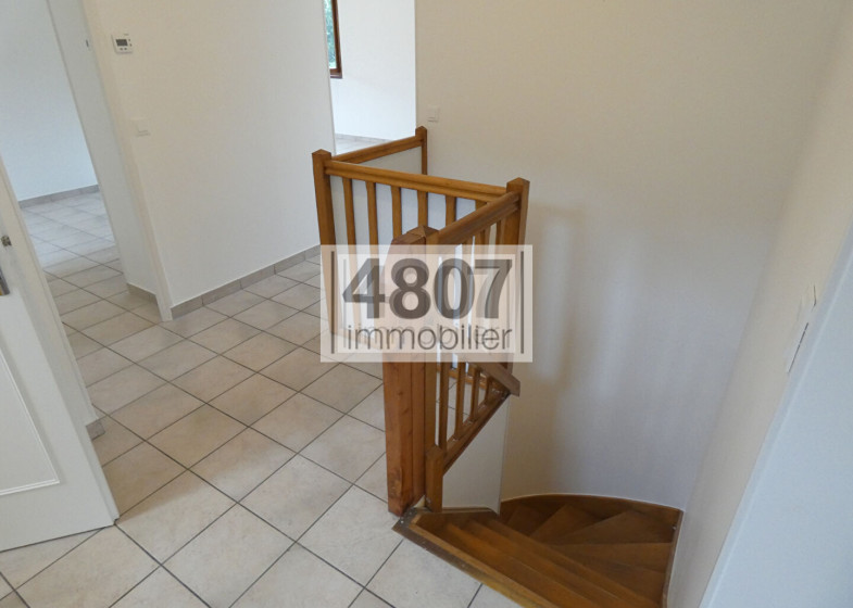 Maison T7 à louer à Viuz En Sallaz