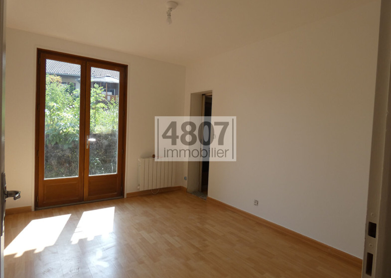 Maison T7 à louer à Viuz En Sallaz