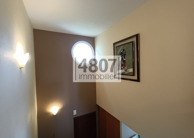 Maison T7 à vendre à Scientrier