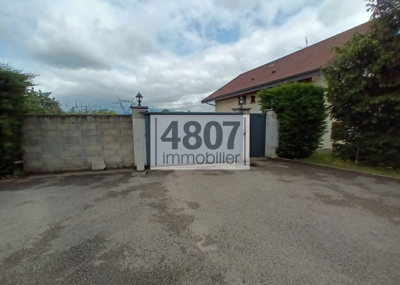 Maison T7 à vendre à Scientrier