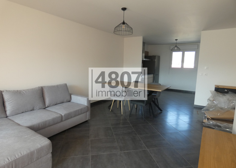 Appartement T3 à louer à Ville En Sallaz