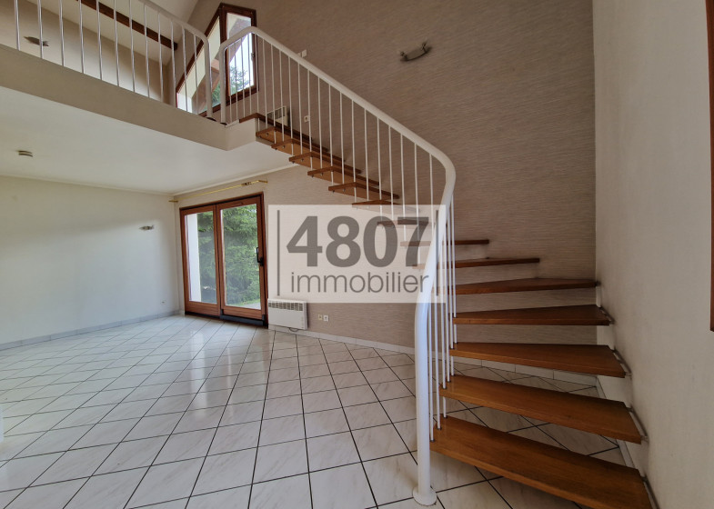 Maison T4 à vendre à Cranves Sales