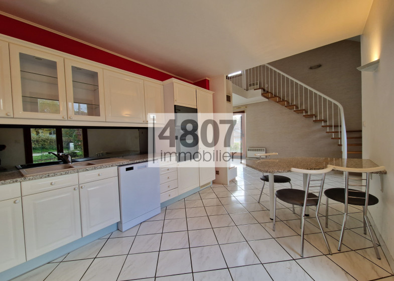 Maison T4 à vendre à Cranves Sales