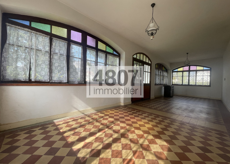 Maison T10 à vendre à Bonneville