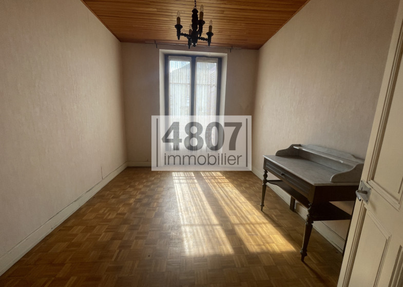 Maison T10 à vendre à Bonneville