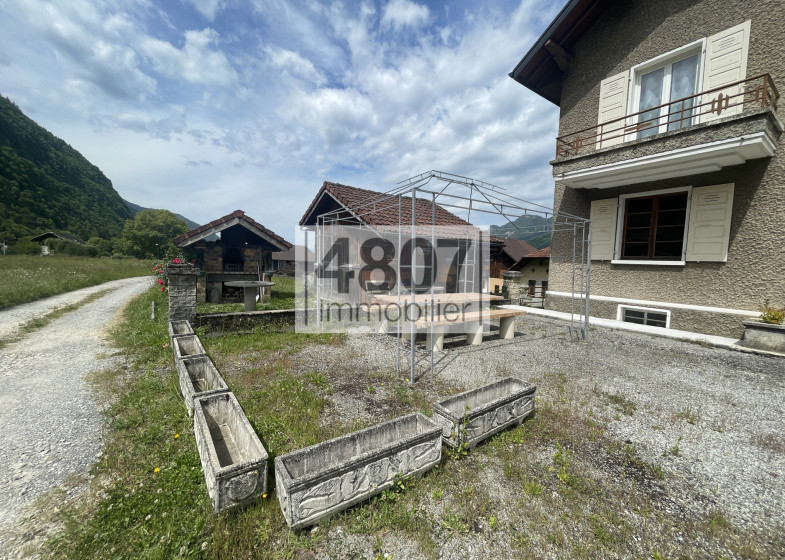 Maison T8 à vendre à Vougy