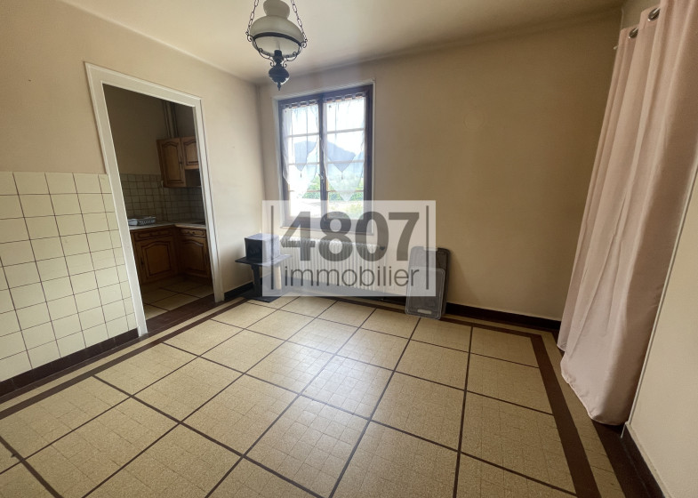 Maison T8 à vendre à Vougy