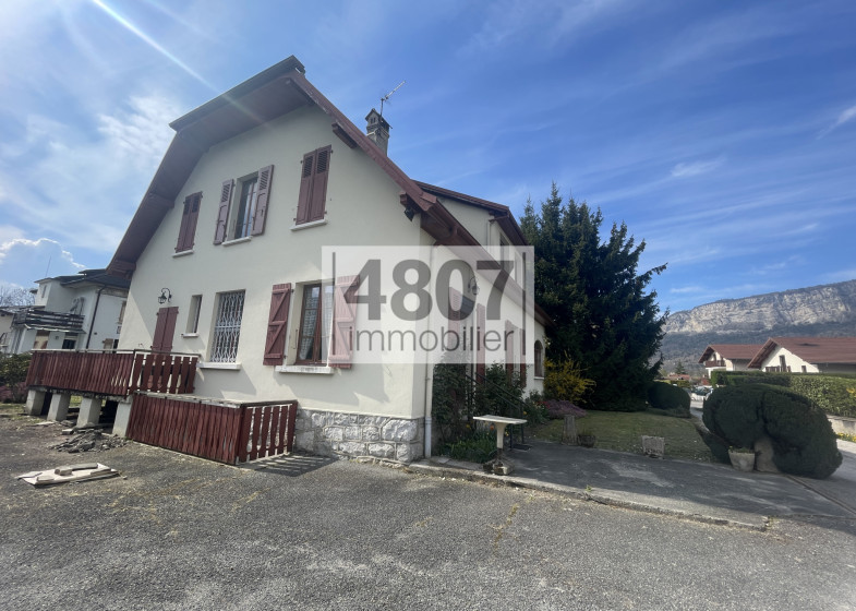 Maison T10 à vendre à Bonneville