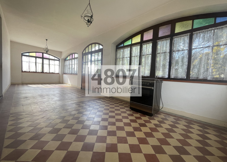 Maison T10 à vendre à Bonneville
