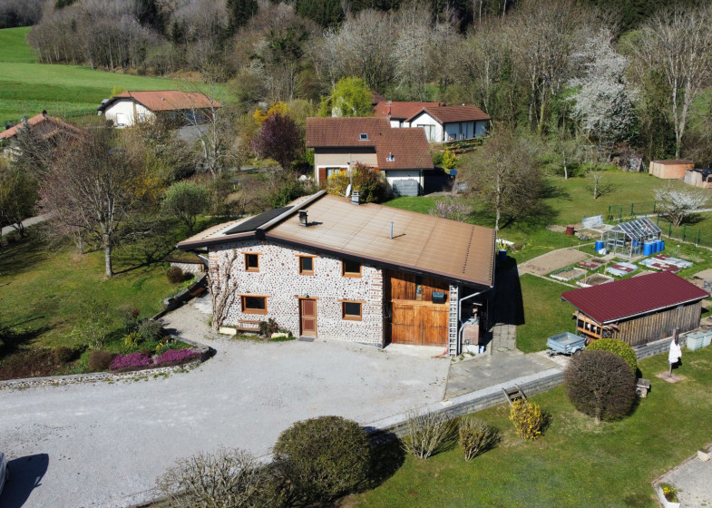 Maison T4 à vendre à Pers Jussy