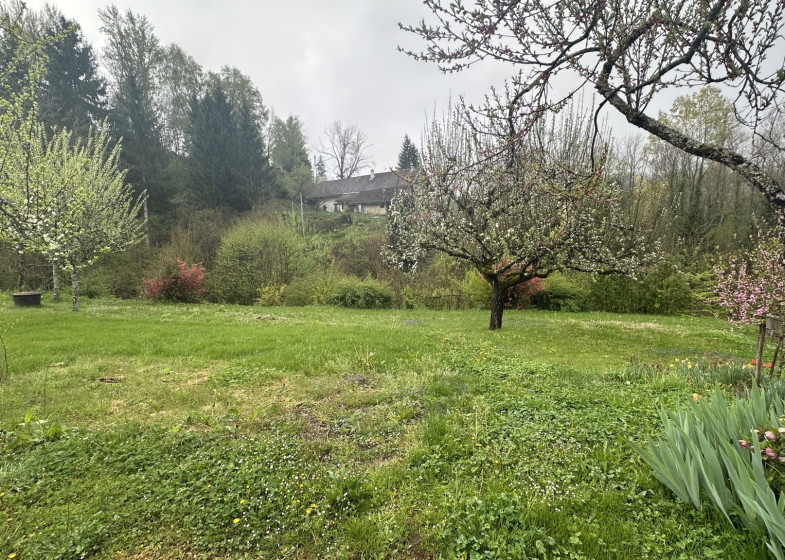 Maison T8 à vendre à Alby Sur Cheran