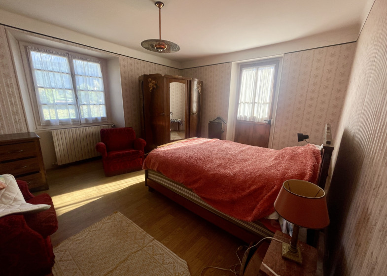 Maison T6 à vendre à Ayse