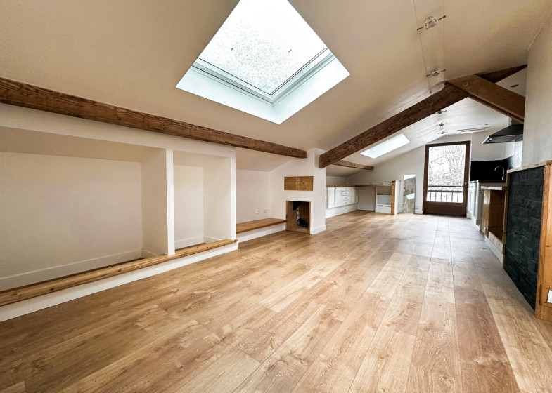 Maison T8 à vendre à Alby Sur Cheran