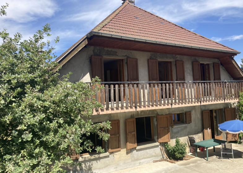 Maison T6 à vendre à Fillière