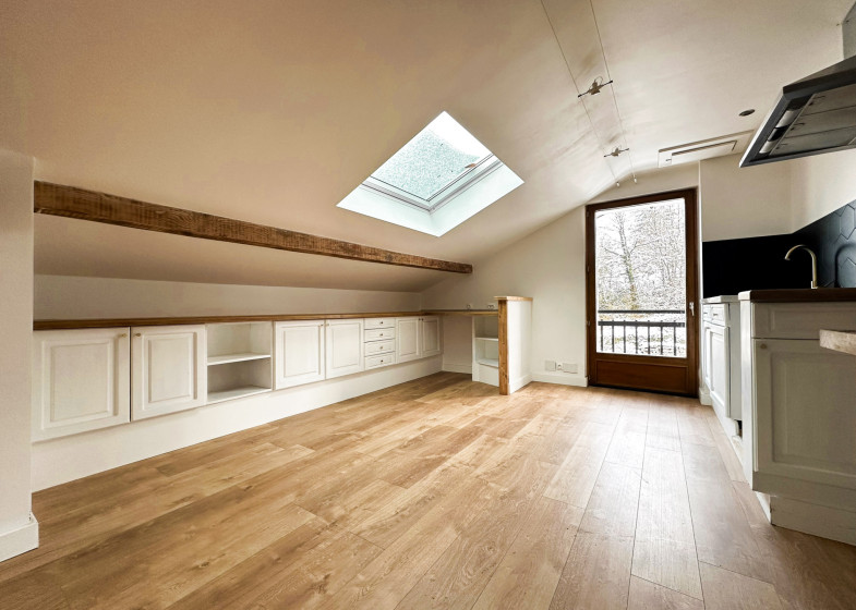 Maison T8 à vendre à Alby Sur Cheran