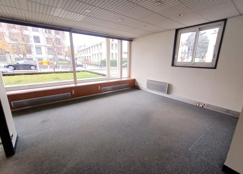 Local à vendre à Cluses