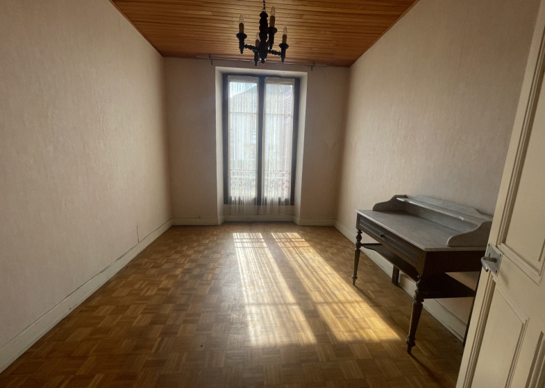 Maison T10 à vendre à Bonneville