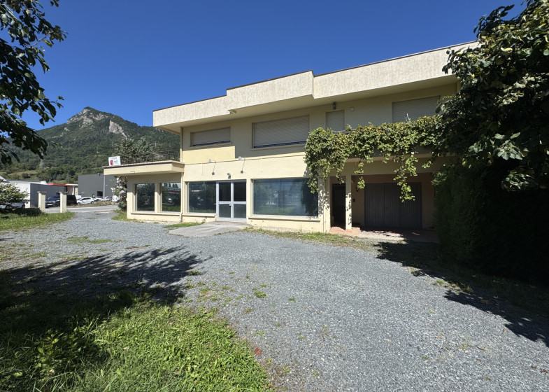 Local à vendre à Cluses