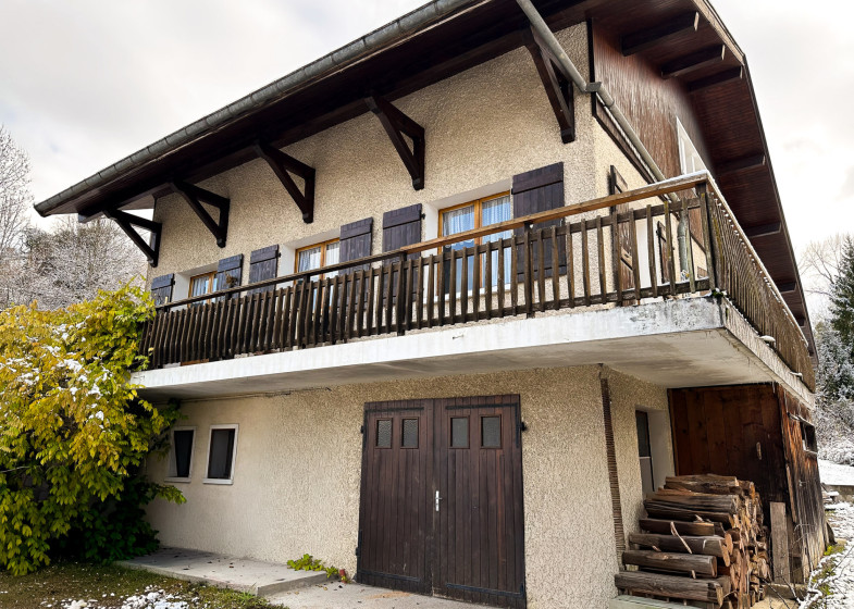 Maison T8 à vendre à Alby Sur Cheran