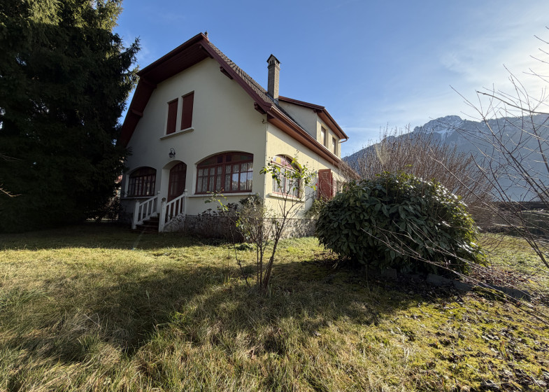 Maison T10 à vendre à Bonneville