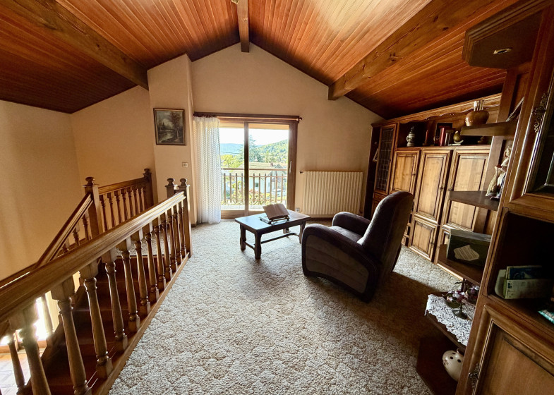 Maison T4 à vendre à Ayse