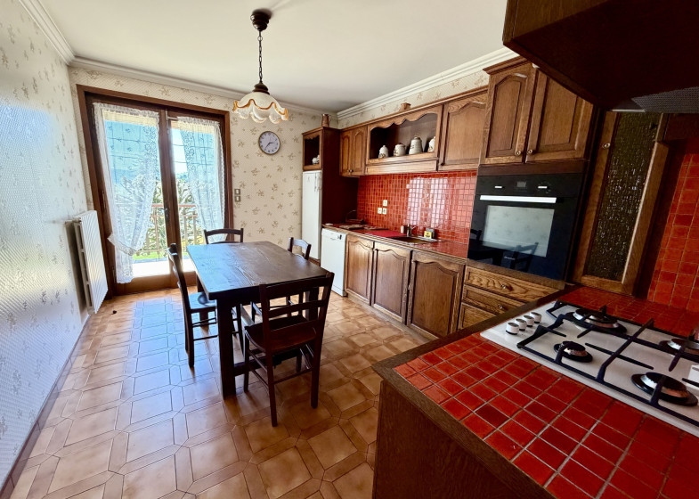 Maison T4 à vendre à Ayse