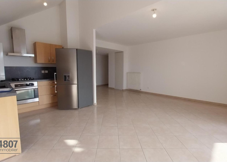 Appartement T3 à louer à Cranves Sales