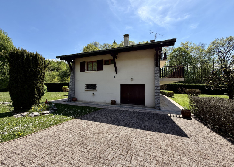 Maison T4 à vendre à Ayse