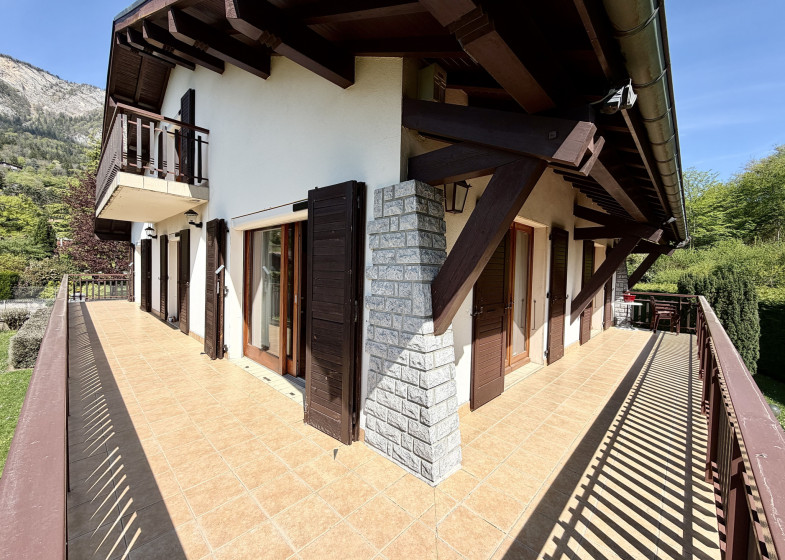 Maison T4 à vendre à Ayse