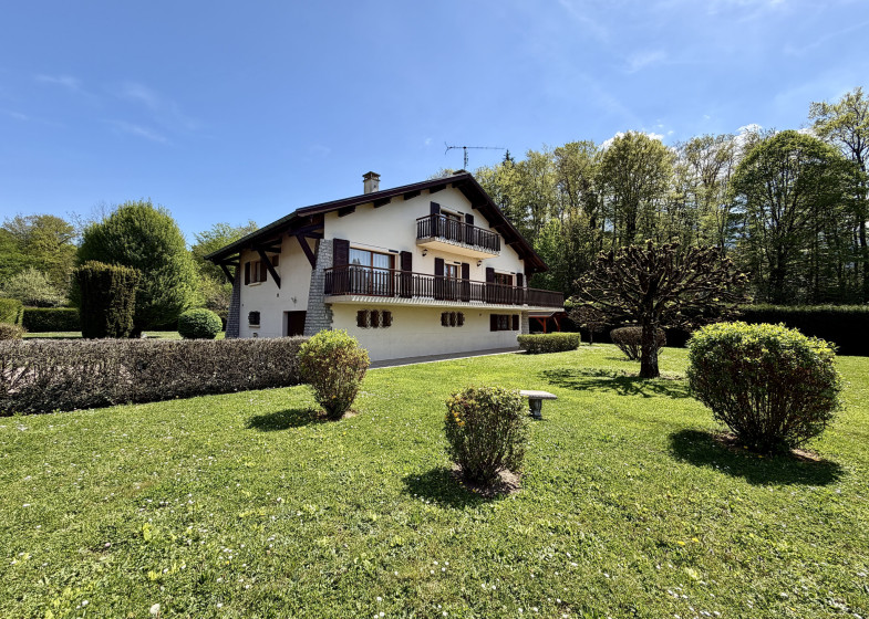 Maison T4 à vendre à Ayse