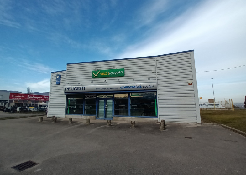 Maison T6 à vendre à Pers Jussy