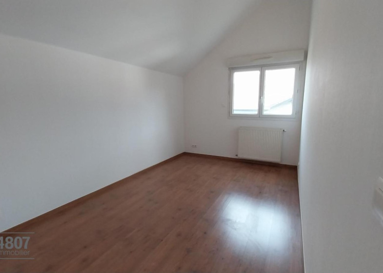 Appartement T3 à louer à Cranves Sales