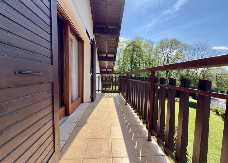 Maison T4 à vendre à Ayse