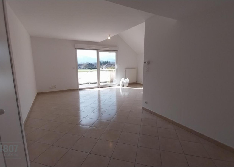 Appartement T3 à louer à Cranves Sales