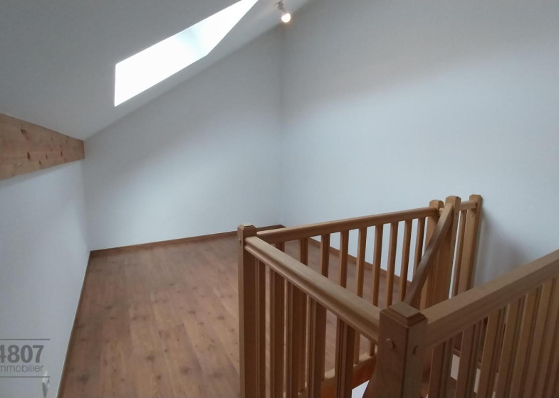 Appartement T3 à louer à Cranves Sales