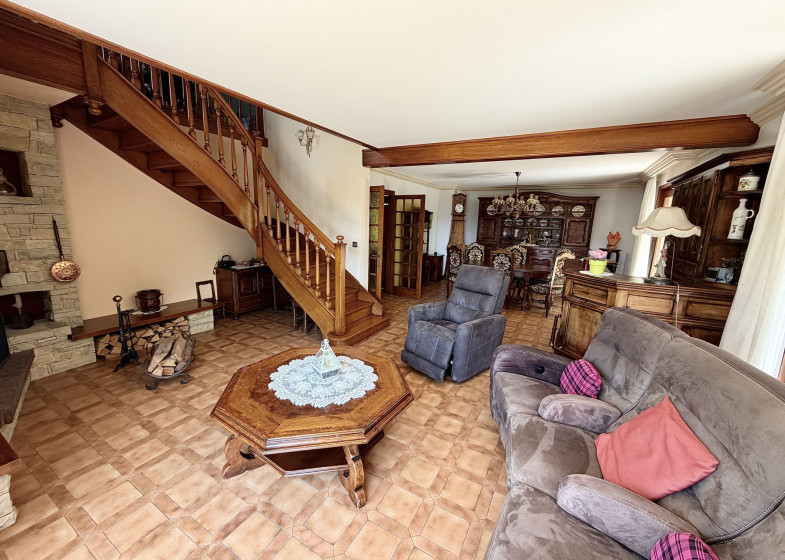 Maison T4 à vendre à Ayse