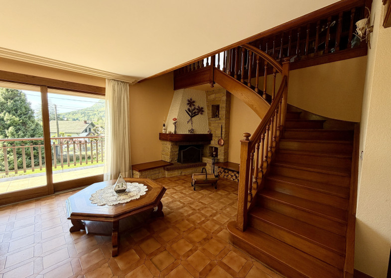 Maison T4 à vendre à Ayse