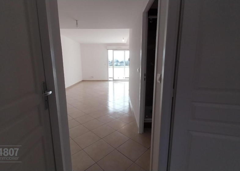 Appartement T3 à louer à Cranves Sales