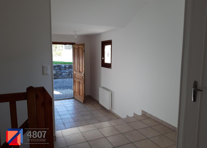 Maison T7 à louer à Viuz En Sallaz