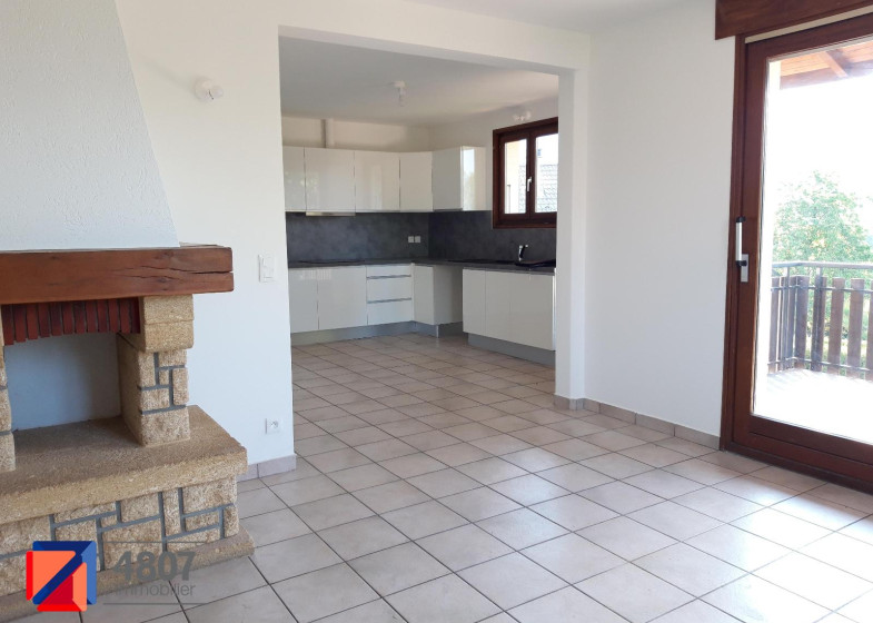Maison T7 à louer à Viuz En Sallaz
