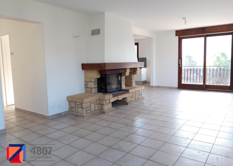 Maison T7 à louer à Viuz En Sallaz