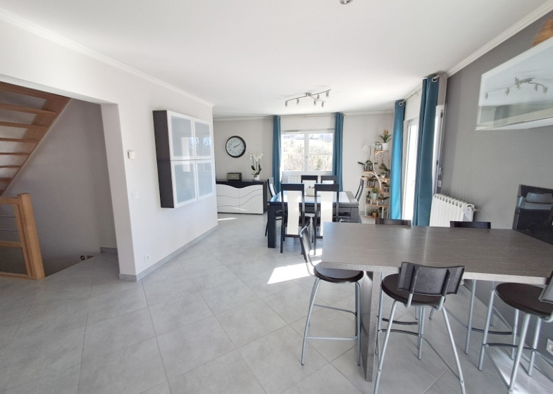 Maison T6 à vendre à Chapeiry
