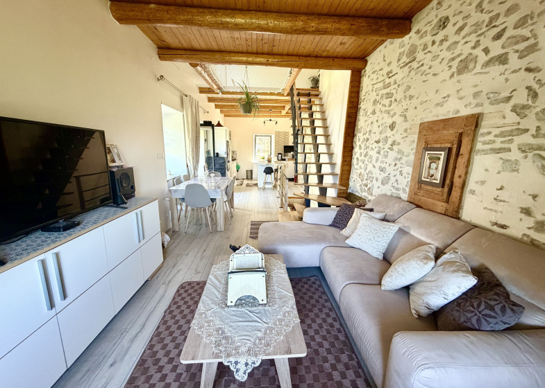 Maison T4 à vendre à Ayse