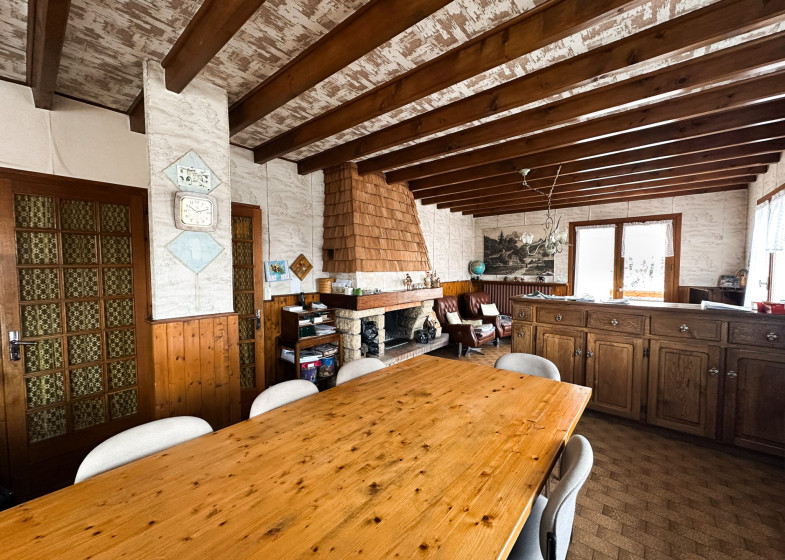 Maison T8 à vendre à Alby Sur Cheran