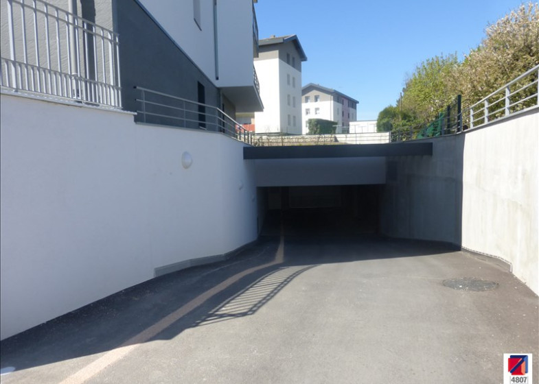 Parking à louer à Saint Julien En Genevois