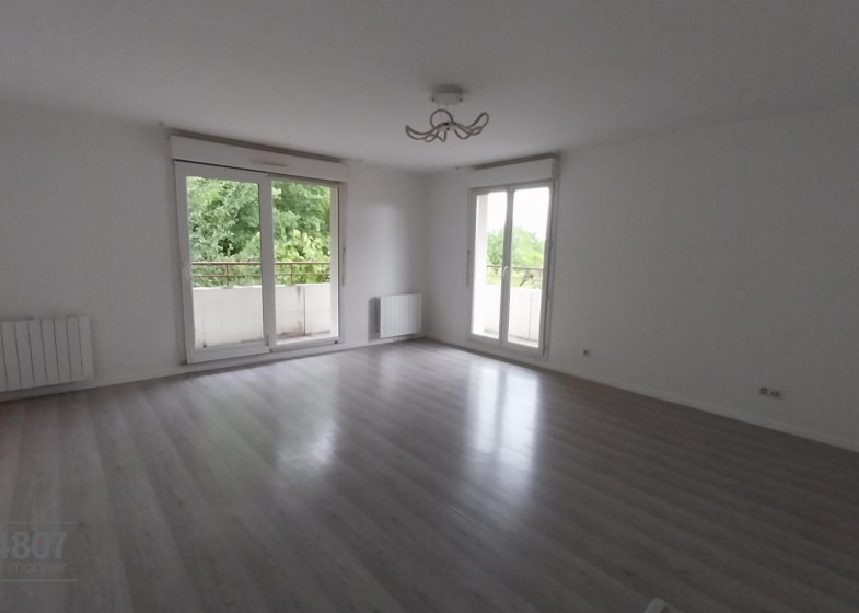 Appartement T3 à louer à Bonne