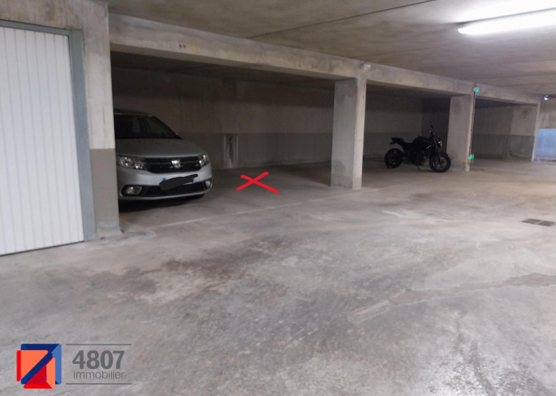 Parking à louer à Ville La Grand