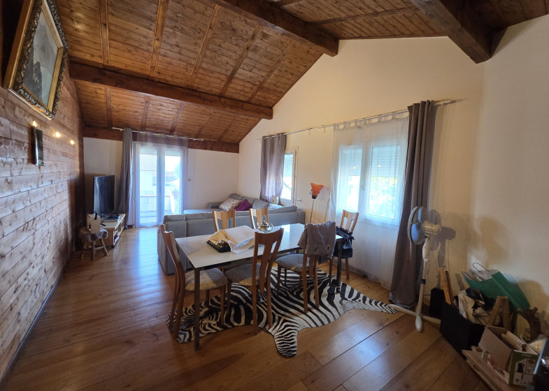Maison T10 à vendre à Saint Cergues